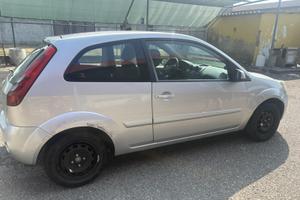 FORD FIESTA 1.4 2008 neopatentato