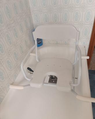 Sedia girevole per vasca da bagno 