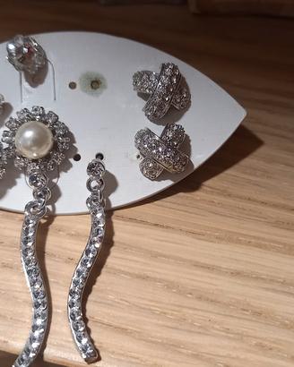 Set di 4 coppie di orecchini