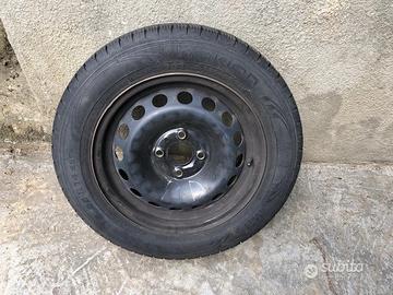 Gomme Invernali Nokian 175/65 R14 con cerchi