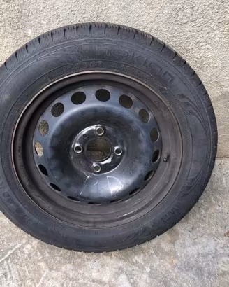 Gomme Invernali Nokian 175/65 R14 con cerchi