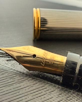 Lalex stilografica in metallo e pennino oro 14 kt