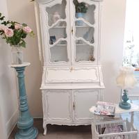 vetrinetta rifatta in stile shabby 