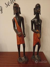 due statue africane