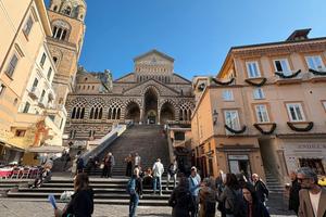 Amalfi -appartamento centralissimo con giardino -