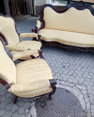 divano con poltrone abbinate