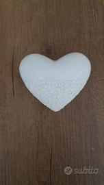 soprammobile in porcellana a forma di cuore