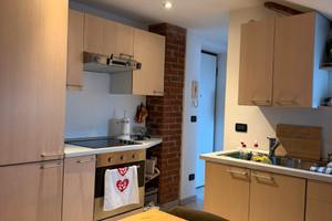 Mansarda-monolocale arredata/o