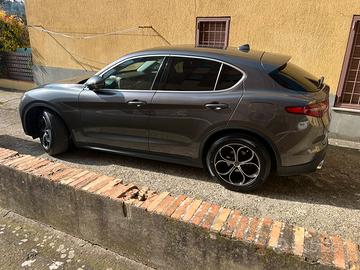 Stelvio 2.2 160 cv business 2019