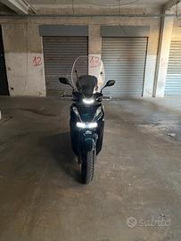 Sh 350 total black