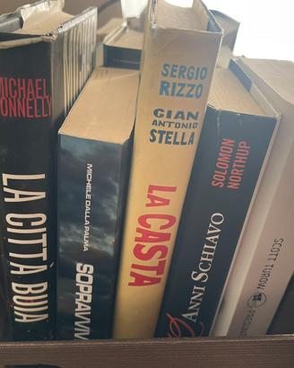 Stock di libri buone condizioni