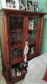 Mobili e scrivania sedia