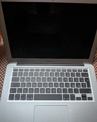 MacBook Air 13" (2017) i5 / 8GB / macOS Monterey