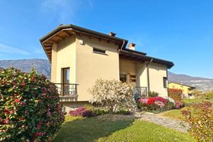 Casa tra lago e montagna