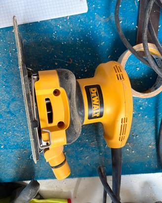 Levigatrice orbitale DeWalt