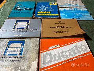 Collezione libretti manutenzione autocarri.