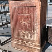 Antica stufa a legna in terracotta 