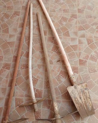 Set 4 attrezzi giardino €9 tutti