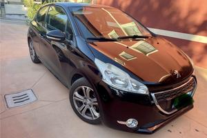 Peugeot 208 /Metano / Bezina