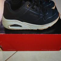 scarpe da ginnastica della skechers misura 28