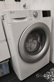 LG F4WV309S4E Lavatrice Carica Frontale 9Kg Vapore