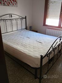 struttura letto matrimoniale più doghe