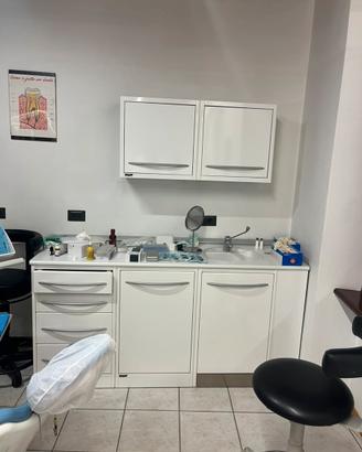 Attrezzatura odontoiatrica usata ma in buono stato