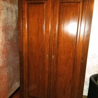 Armadio in arte povera di Bassano