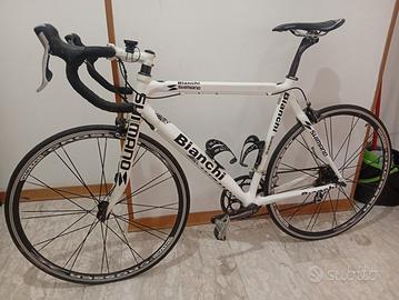 bicicletta da corsa bianchi