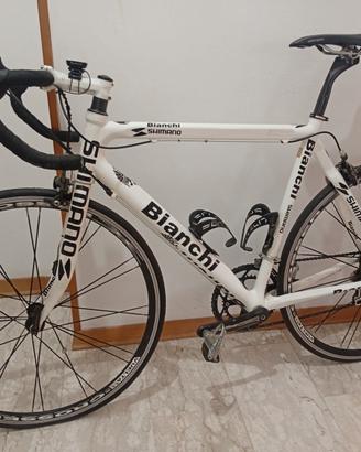 bicicletta da corsa bianchi