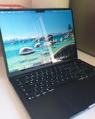 Apple Macbook Air 14' M4 16 + 256 GB NUOVO
