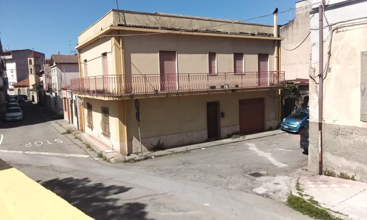 Casa autonoma con garage