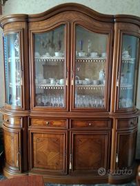 Vetrina classica intarsiata