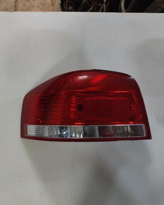 FANALE POSTERIORE SX AUDI A3 8P