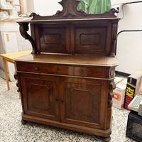 Credenza antica in legno massello con alzata