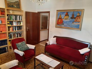 Ampio appartamento. Ingresso Indipendente e Garage