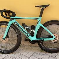 Bici da corsa BIANCHI Oltre Comp 105 di2 (PROMO)