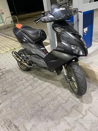 Aprilia sr