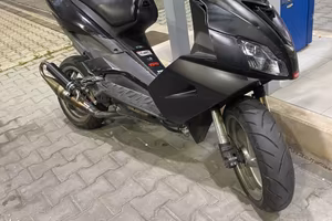 Aprilia sr