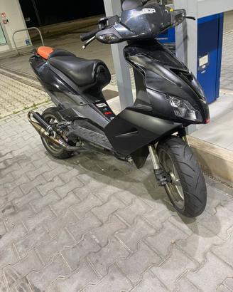 Aprilia sr