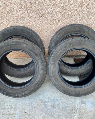 Gomme 195/65-15