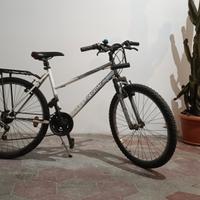 bici decathlon con ammortizzatori 