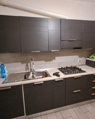 CUCINA NUOVA, USATA POCHISSIMO!