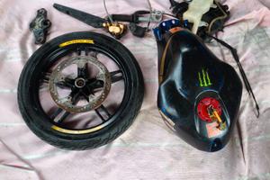 Yamaha TZR 50 Ricambi Serbatoio, Ruota e Freno Ant