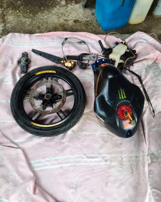Yamaha TZR 50 Ricambi Serbatoio, Ruota e Freno Ant
