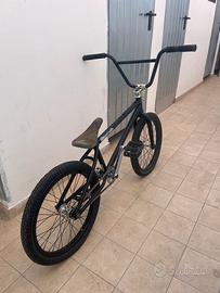 BMX VANDALS