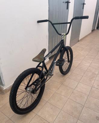BMX VANDALS