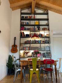 Libreria in ferro stile industriale