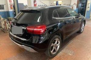 MERCEDES GLA 180D SPORT