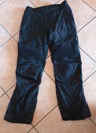 pantaloni da moto con protezioni